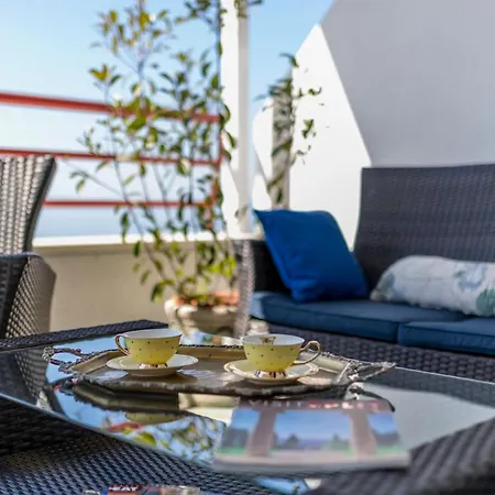 Seaside Penthouse With Hot Tub Sky Living شقة