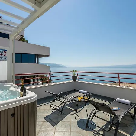 Seaside Penthouse With Hot Tub Sky Living شقة *