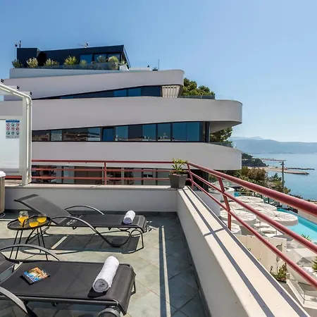 Seaside Penthouse With Hot Tub Sky Living