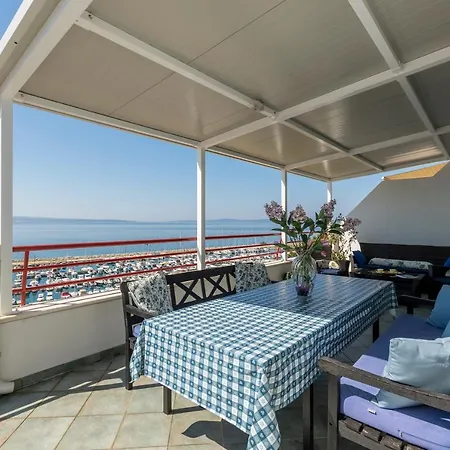 شقة Seaside Penthouse With Hot Tub Sky Living