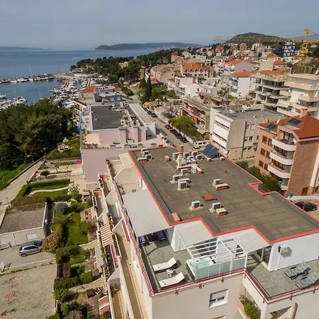 Seaside Penthouse With Hot Tub Sky Living شقة سبليت
