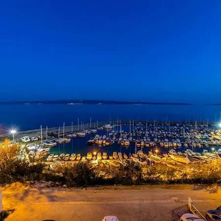 شقة Seaside Penthouse With Hot Tub Sky Living *