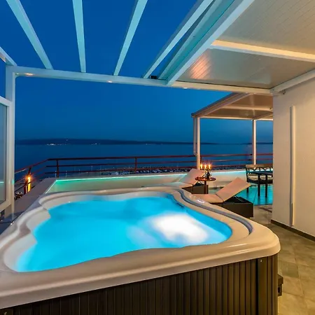 Seaside Penthouse With Hot Tub Sky Living سبليت